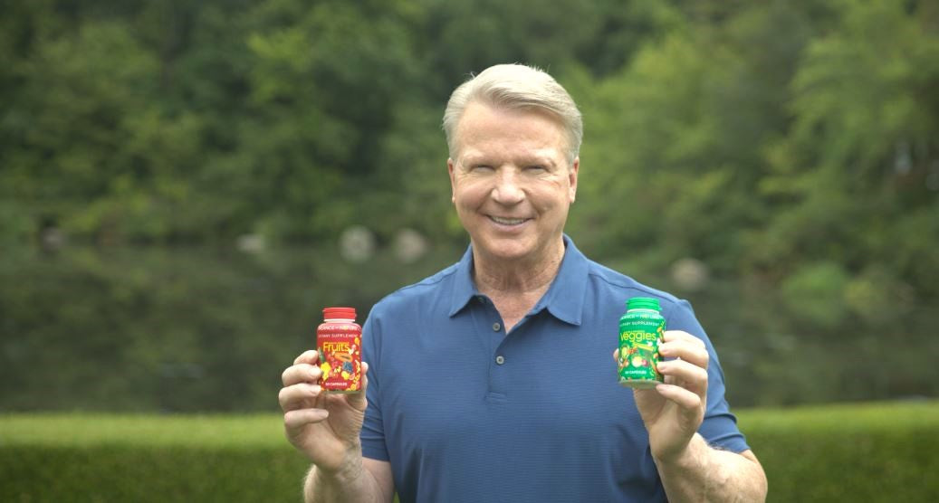 Success Story: Former Pro Quarterback Phil Simms Takes a Competitive Approach Against Aging